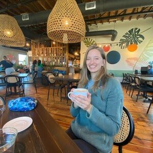 Meet your Posher, Chloe